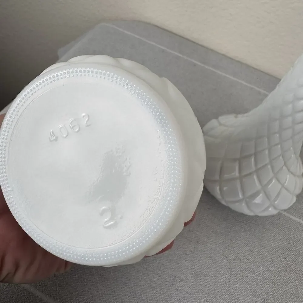Vintage Hoosier Milk Glass Vase Set Of 2 Quilted Diamond White 6” 4062/9” 4092